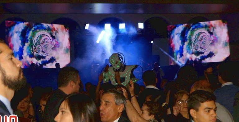 Zanqueros en acción, robot zanquero de led